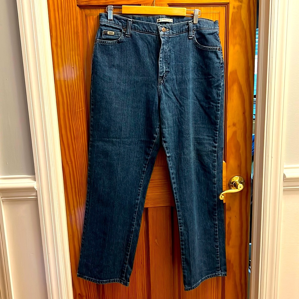Lee Relaxed Straight Leg Jeans Size 16M